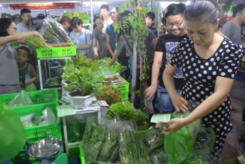 Tẩy chay thực phẩm bẩn: Doanh nghiệp hào hứng, người dùng thờ ơ