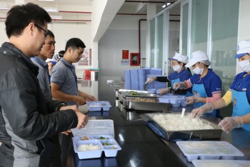 Các tổ chức công đoàn ở Nghệ An: Chú trọng bữa ăn công nhân