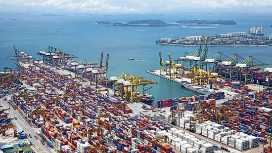 Giá cước container xuyên Trung - Mỹ tiếp tục giảm đều đặn