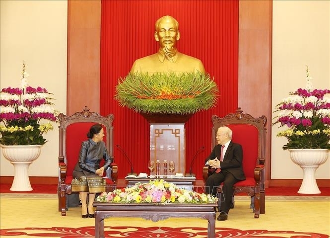 Tổng Bí thư Nguyễn Phú Trọng tiếp Ủy viên Bộ Chính trị, Phó chủ tịch nước Lào