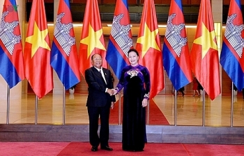 Chủ tịch Quốc hội đón, hội đàm với Chủ tịch Quốc hội Vương quốc Campuchia