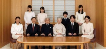 Nhật hoàng Akihito sẽ thoái vị