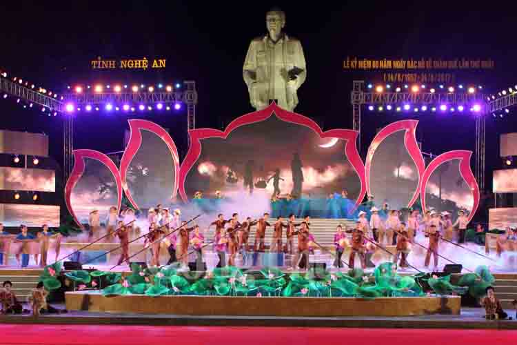 Nghệ An kỷ niệm 60 năm Bác Hồ về thăm quê lần thứ nhất