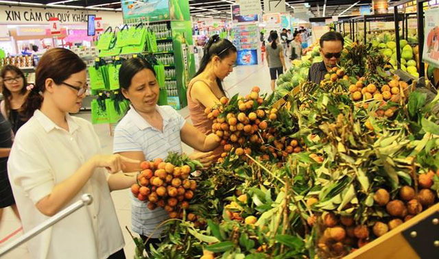 Dân Sài Gòn được mùa trái cây ngon bổ rẻ   - Ảnh 3.