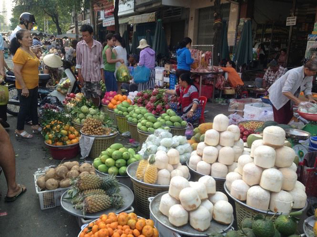 Dân Sài Gòn được mùa trái cây ngon bổ rẻ   - Ảnh 5.