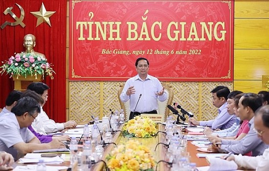Thủ tướng Chính phủ Phạm Minh Chính làm việc với Ban Thường vụ Tỉnh ủy Bắc Giang