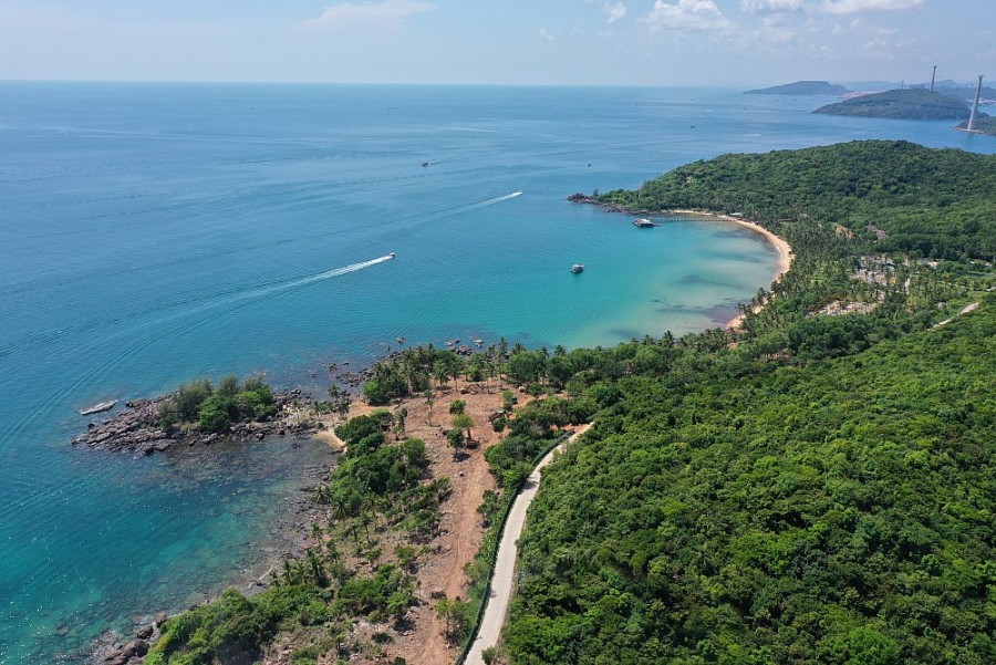 Đảo thiên đường Hòn Thơm từ đài quan sát 360 độ Mắt đại bàng