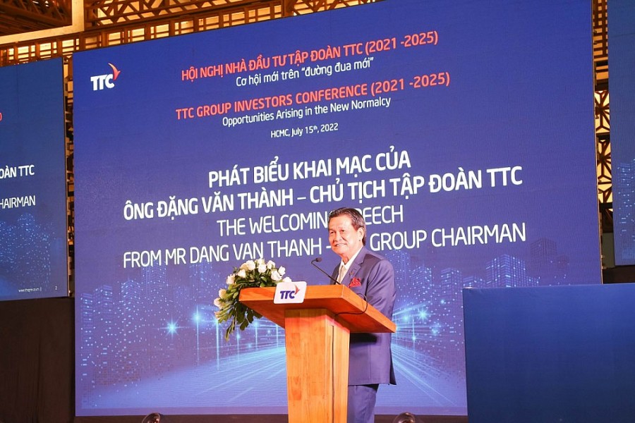 Ông Đặng Văn Thành, Chủ tịch Tập đoàn TTC phát biểu khai mạc Hội nghị, giới thiệu về Tập đoàn TTC nói chung và các ngành nghề chủ lực nói riêng, đặc biệt trong bối cảnh nền kinh tế hiện tại