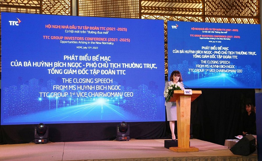 Bà Huỳnh Bích Ngọc - Phó Chủ tịch thường trực, Tổng Giám đốc Tập đoàn TTC cho biết TTC cam kết sẽ luôn ưu tiên tập trung tối đa nhân lực và tài lực nhằm hiện thực hóa những chỉ tiêu kế hoạch đã đề ra để hoàn thành tốt trách nhiệm cũng như đáp lại sự tin tưởng của các nhà đầu tư và các đối tác chiến lược