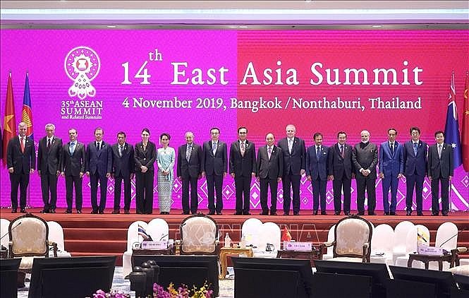 Trong chương trình Hội nghị Cấp cao ASEAN lần thứ 35 và các Hội nghị liên quan, chiều 4/11/2019, Thủ đô Bangkok/Nonthaburi, Thái Lan, Thủ tướng Nguyễn Xuân Phúc dự Hội nghị Cấp cao Đông Á lần thứ 14
