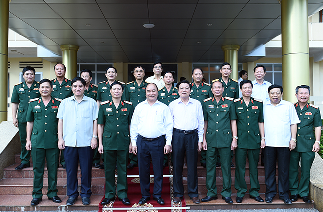 Thủ tướng Nguyễn Xuân Phúc thăm Quân khu 4