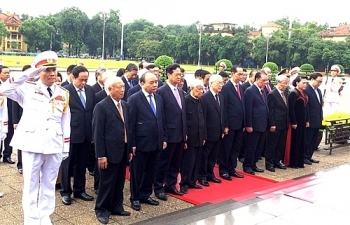 Lãnh đạo Đảng và Nhà nước viếng Chủ tịch Hồ Chí Minh