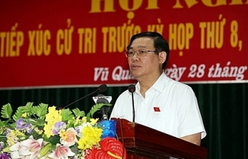 Phó Thủ tướng Vương Đình Huệ tiếp xúc cử tri trước kỳ họp Quốc hội