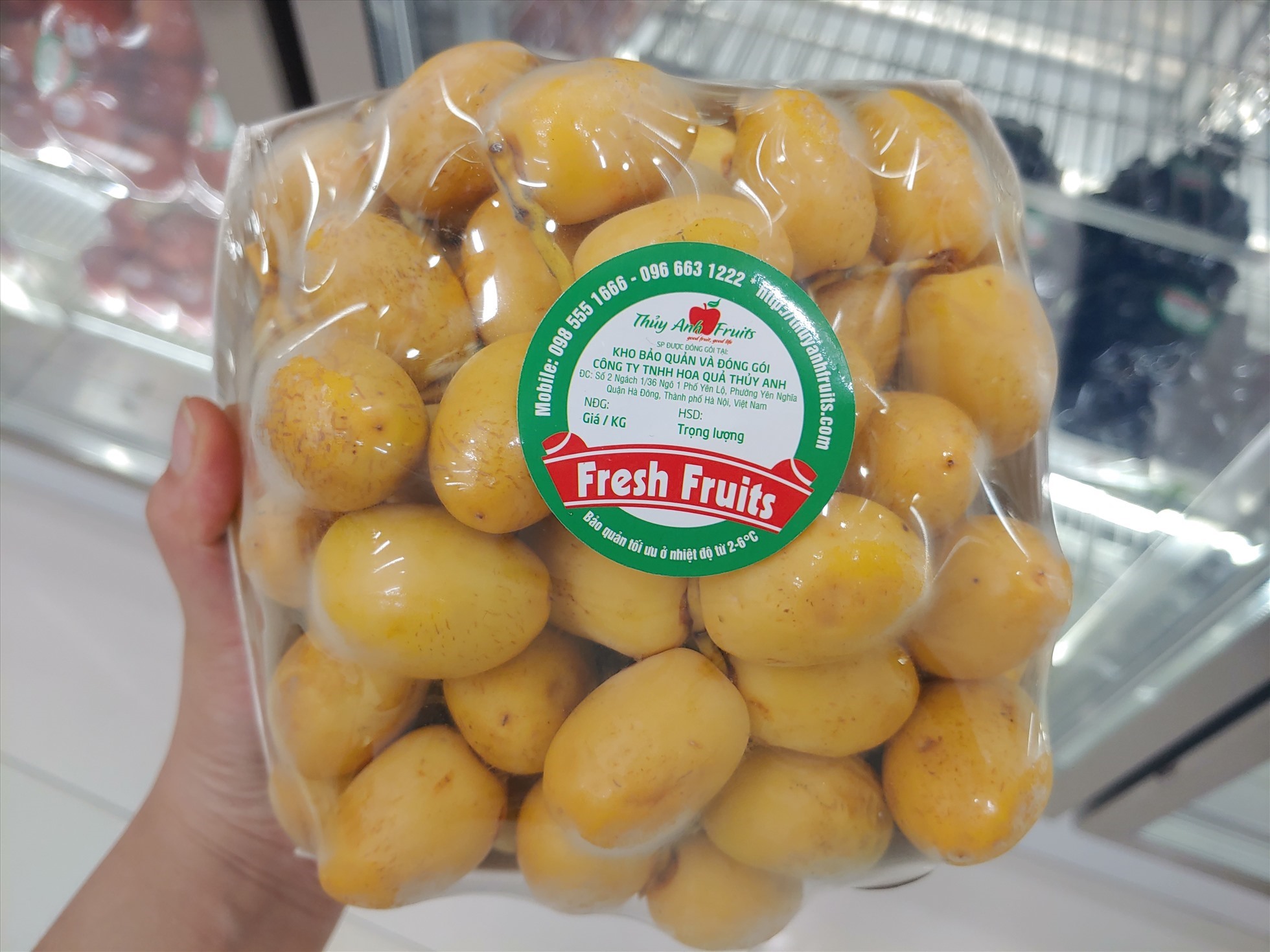 Hoa quả ngoại không rõ nguồn gốc xuất xứ được bày bán tại khắp các cửa hàng lớn nhỏ trên địa bàn thành phố Hà Nội.