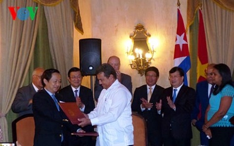 Chủ tịch nước dự Diễn đàn doanh nghiệp Việt Nam-Cuba