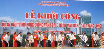 pho thu tuong phat lenh khoi cong cong trinh trong diem cua thu do