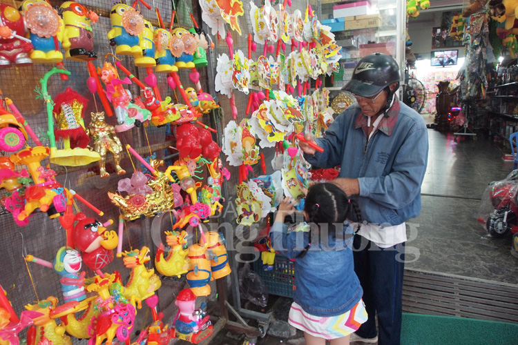 Đà Nẵng: Thị trường Tết Trung thu sôi động