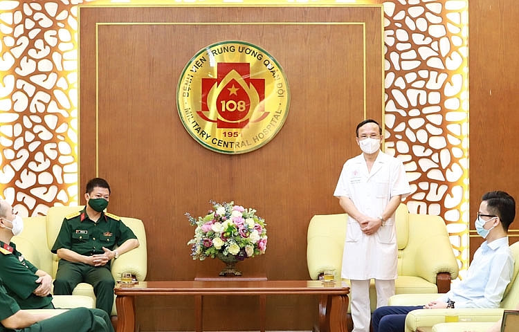 Đại tá, PGS.TS Lê Hữu Song – Phó giám đốc Bệnh viện TW Quân đội 108 bày tỏ lời tri ân đến Ban lãnh đạo và toàn thể cán bộ nhân viên MB