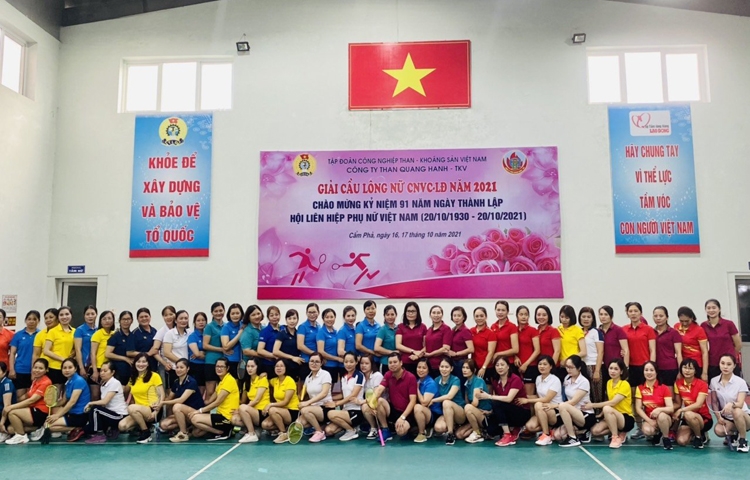 Than Quang Hanh tổ chức Giải cầu lông nữ