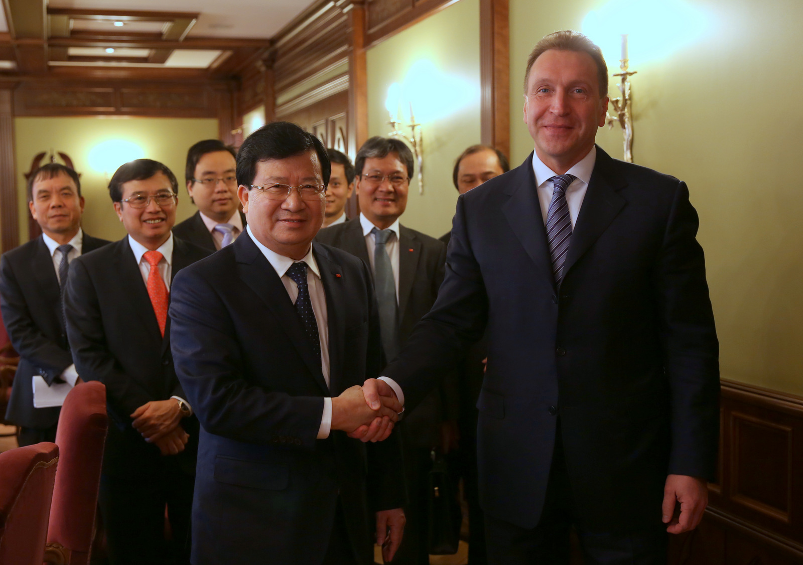 Thúc đẩy triển khai các dự án hợp tác kinh tế trọng điểm Việt - Nga