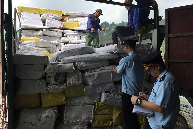 Lạng Sơn: Hàng hóa qua cửa khẩu Cốc Nam tăng mạnh