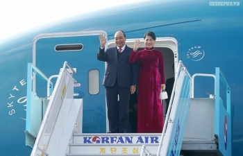 Thủ tướng đến Busan, bắt đầu chương trình tham dự Hội nghị cấp cao ASEAN-Hàn Quốc