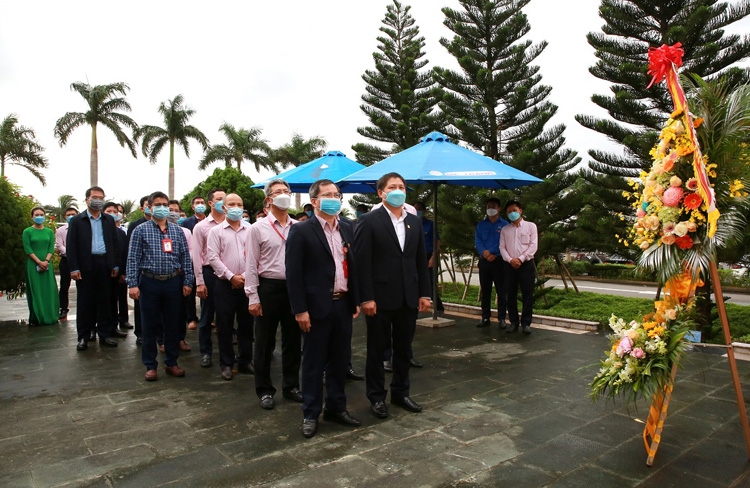 BSR dâng hoa tưởng nhớ Cố Thủ tướng Võ Văn Kiệt