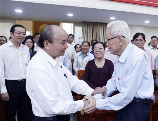 Chủ tịch nước Nguyễn Xuân Phúc tiếp xúc cử tri Quận 10, TP Hồ Chí Minh
