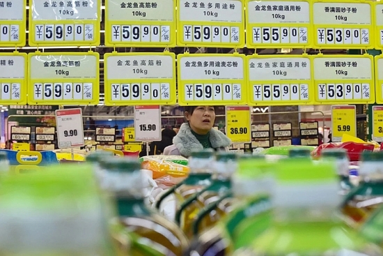 Trung Quốc : Hàng tiêu dùng ăn liền giảm giá do đại dịch Covid-19