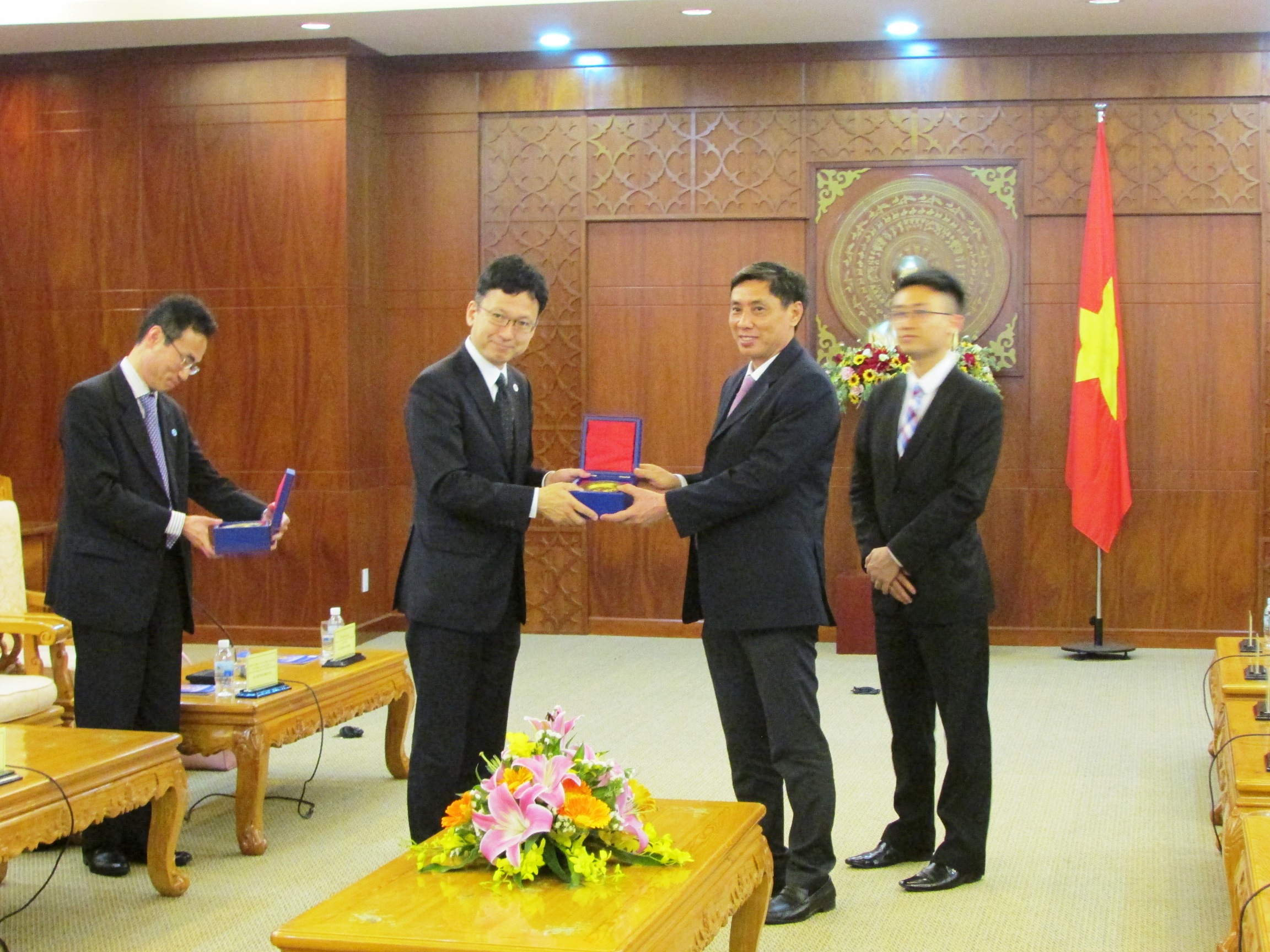 Chủ tịch tỉnh Khánh Hòa tiếp hai đoàn đại biểu APEC của Indonesia và Nhật Bản