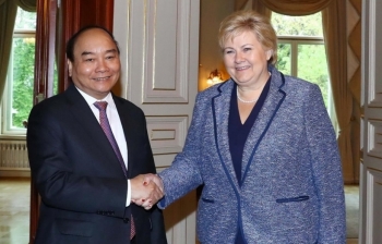 Thủ tướng Nguyễn Xuân Phúc hội đàm với Thủ tướng Na Uy Erna Solberg