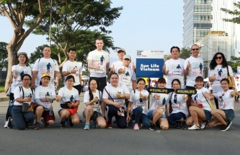 Sun Life Việt Nam chạy bộ ủng hộ Quỹ nghiên cứu bệnh ung thư