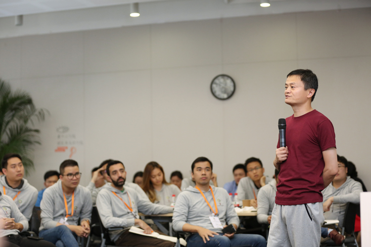 Những doanh nhân châu Á đầu tiên tốt nghiệp chương trình “Sáng kiến Nhà sáng lập thương mại điện tử”