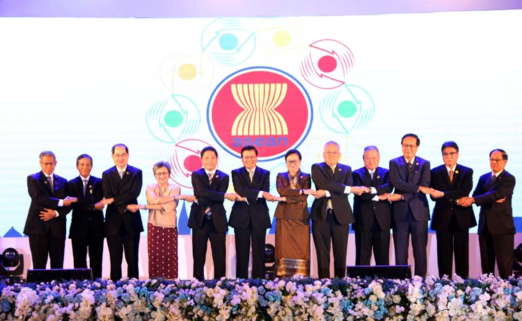Nâng cao vị thế Việt Nam trong Cộng đồng Kinh tế ASEAN