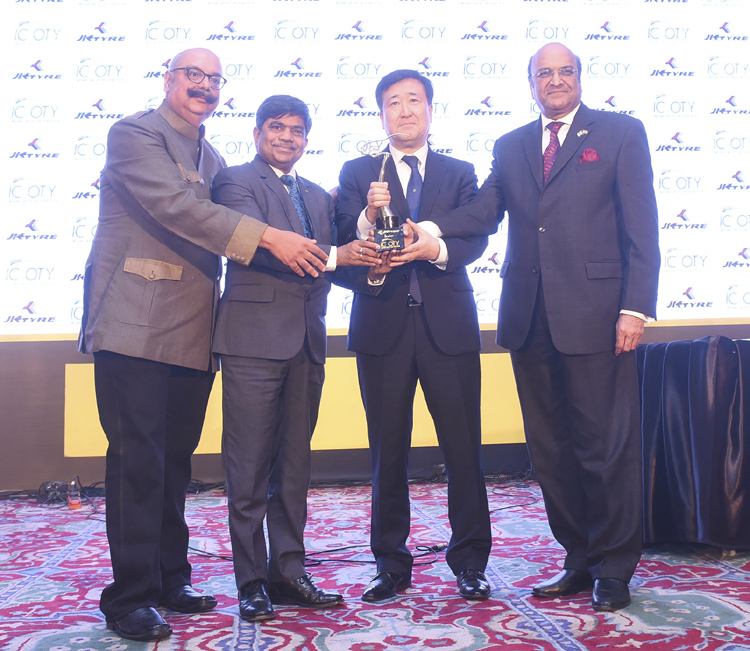 Hyundai CRETA giành giải thưởng “Xe của năm 2016”