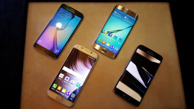 Smartphone màn hình cong hai cạnh bên Galaxy S6 Edge - Ảnh: T.Trực