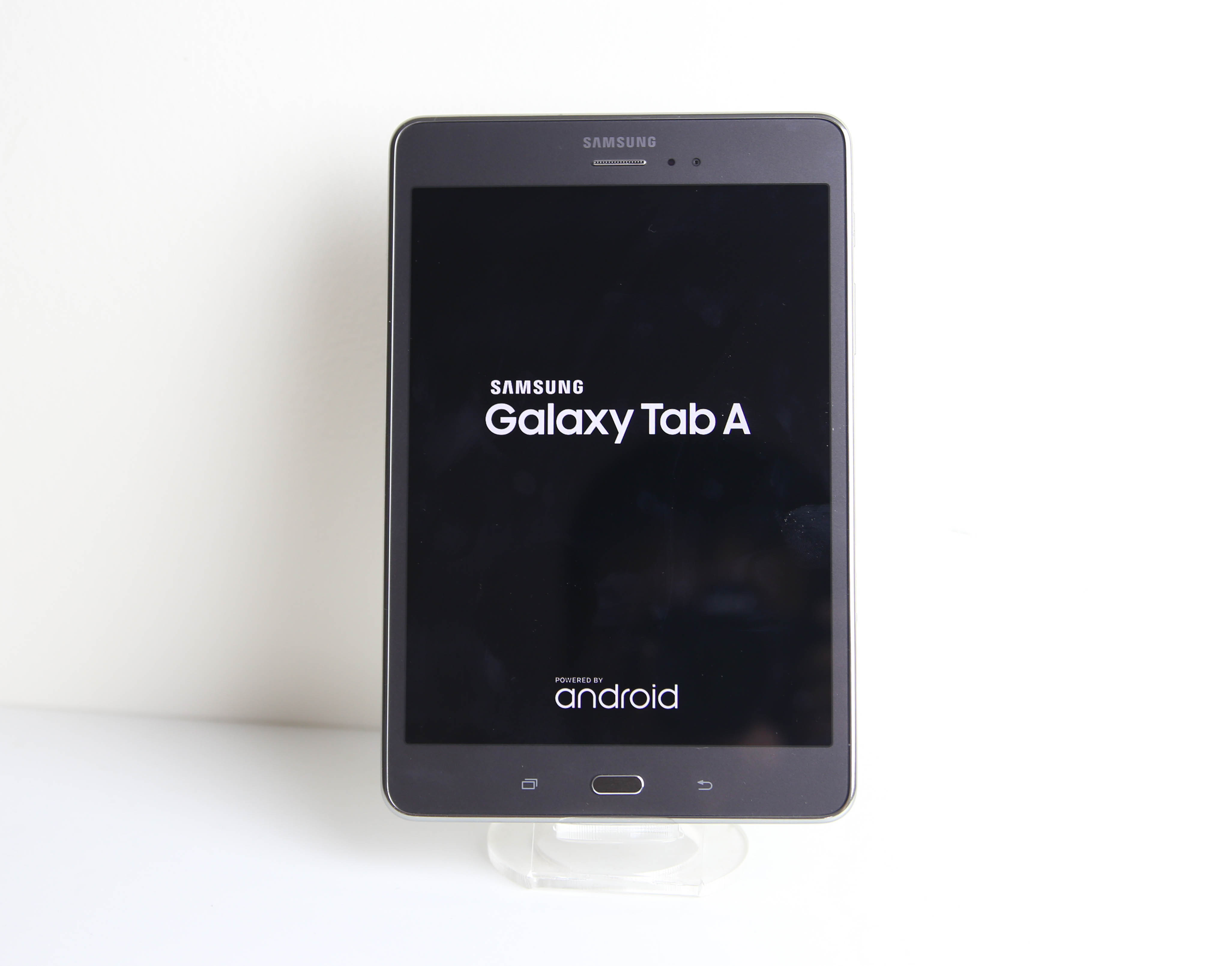 Cận cảnh Galaxy Tab A  8 inch đầu tiên tại Việt Nam