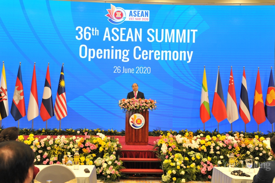 ASEAN - 36 thông qua Tuyên bố vượt lên các thách thức và duy trì tăng trưởng