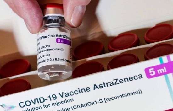 Pháp và Hungary tặng Việt Nam vắc xin và vật tư y tế phòng Covid-19