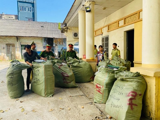 Lạng Sơn: Phát hiện địa điểm kinh doanh 4.000 sản phẩm nhập lậu