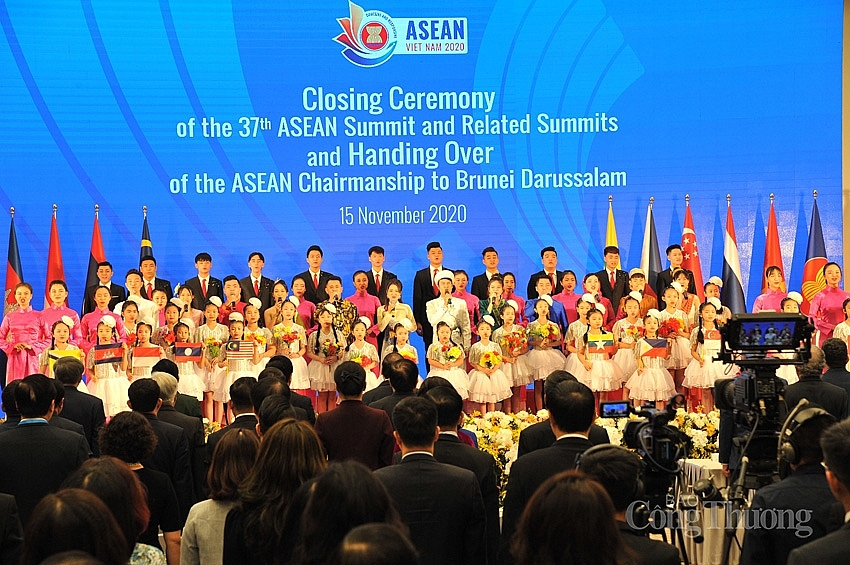 Việt Nam chuyển giao chức Chủ tịch ASEAN cho Brunei