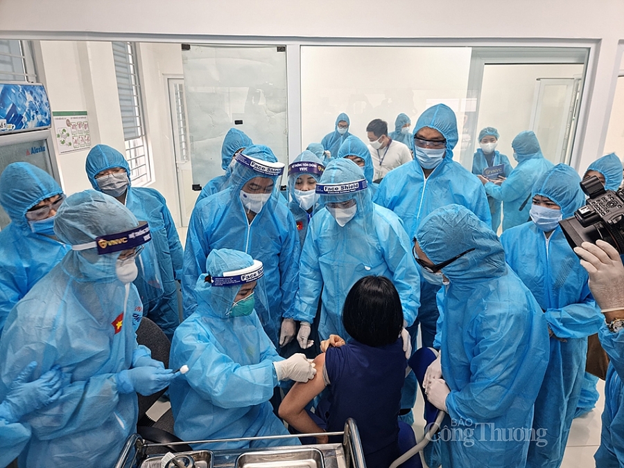 Hà Nội dự kiến hỗ trợ nhân viên y tế từ 5-10 triệu đồng