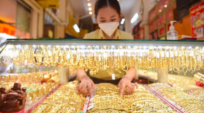 Giá vàng hôm nay 23/7: Chênh lệch mua bán vàng hơn 2 triệu đồng