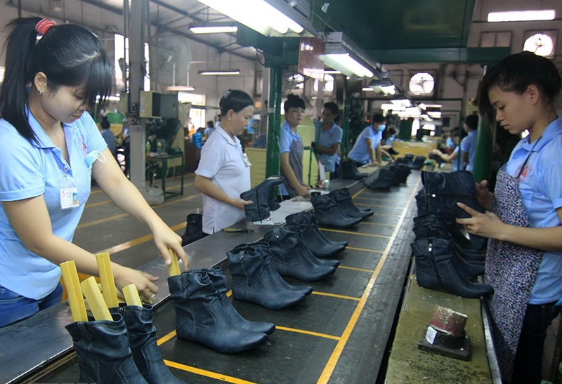 Đưa dệt may, da giày thành ngành xuất khẩu chủ lực