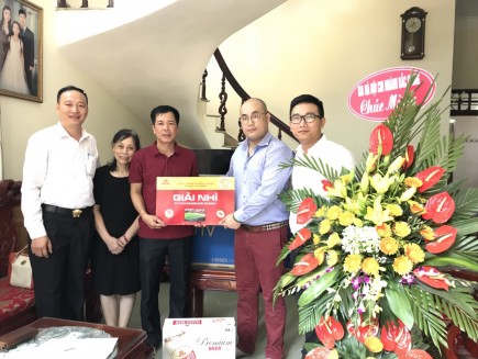 Bia Hà Nội trao thưởng cho 20 khách hàng trong chương trình “Chai lớn - giải to”