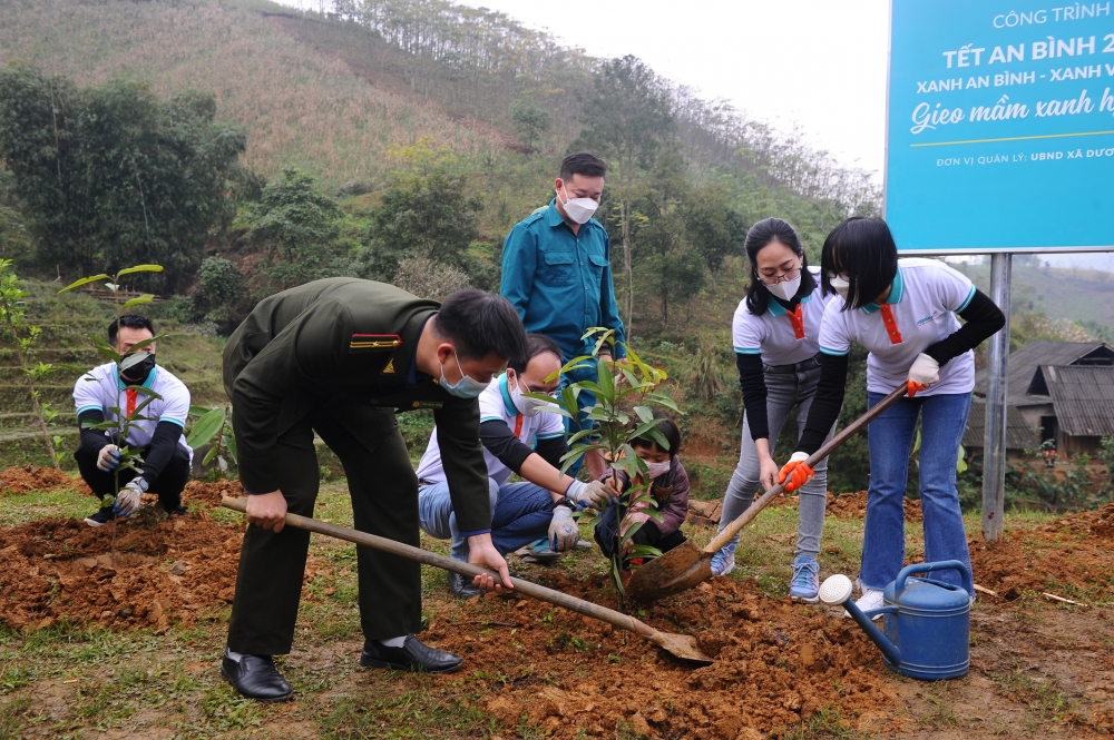 ABBANK trao tặng 25.000 cây xanh trong chương trình 