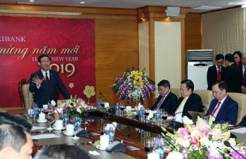 Phó Thủ tướng Vương Đình Huệ chỉ đạo Agribank tăng doanh thu từ dịch vụ, phát triển ngân hàng số