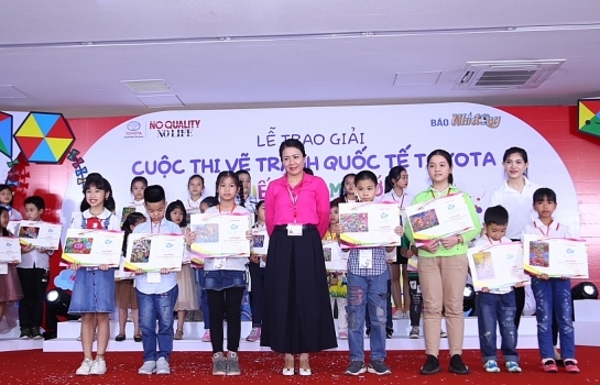 Toyota Việt Nam trao giải cuộc thi vẽ tranh quốc tế “Chiếc ô tô mơ ước”