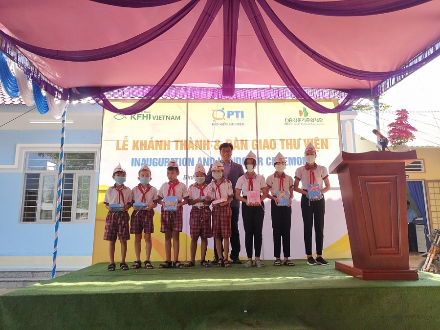 PTI trao tặng thư viện tại Bình Phước