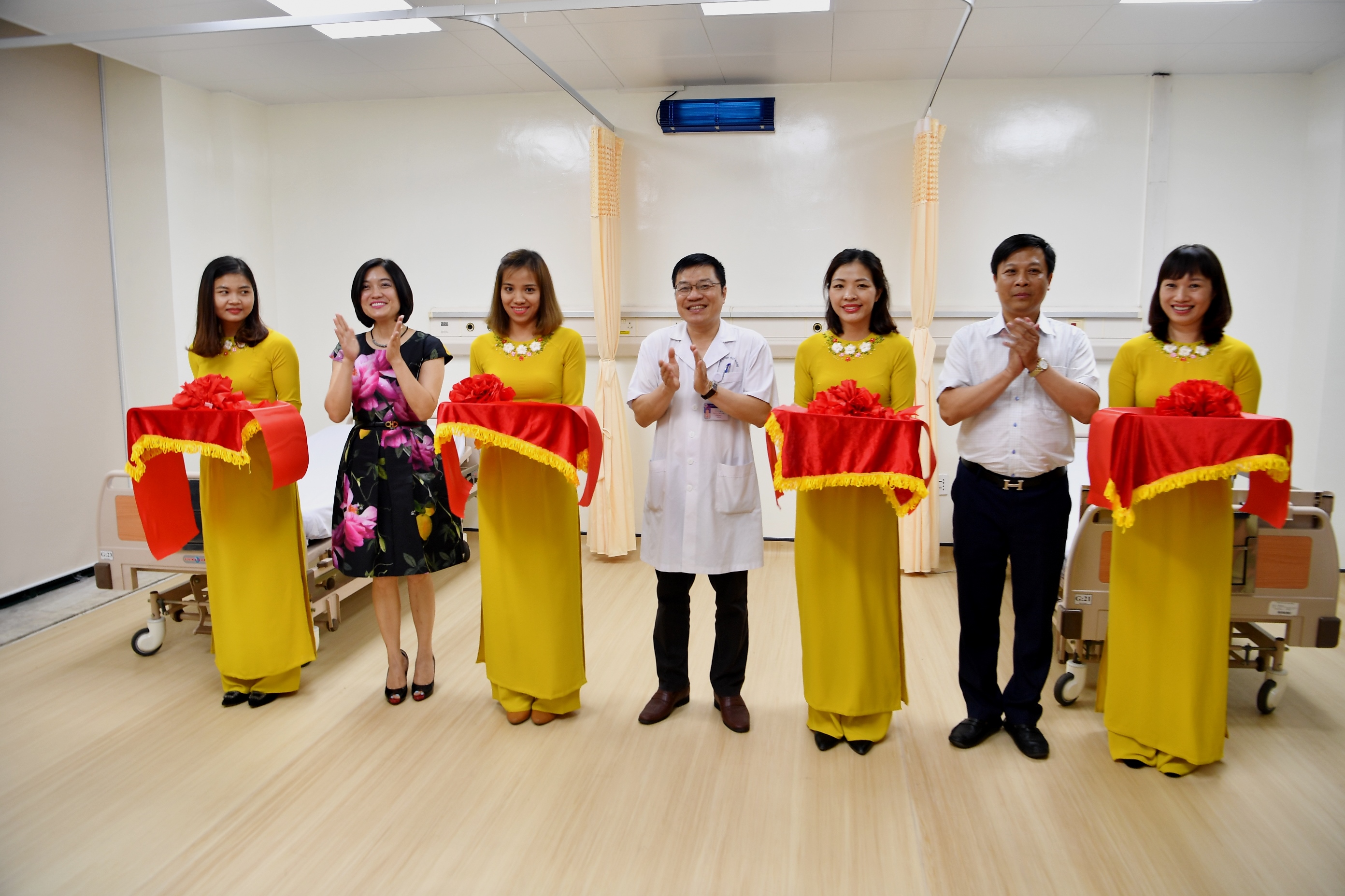 Vietcombank tài trợ nâng cấp hai phòng bệnh tại Bệnh viện Hữu Nghị